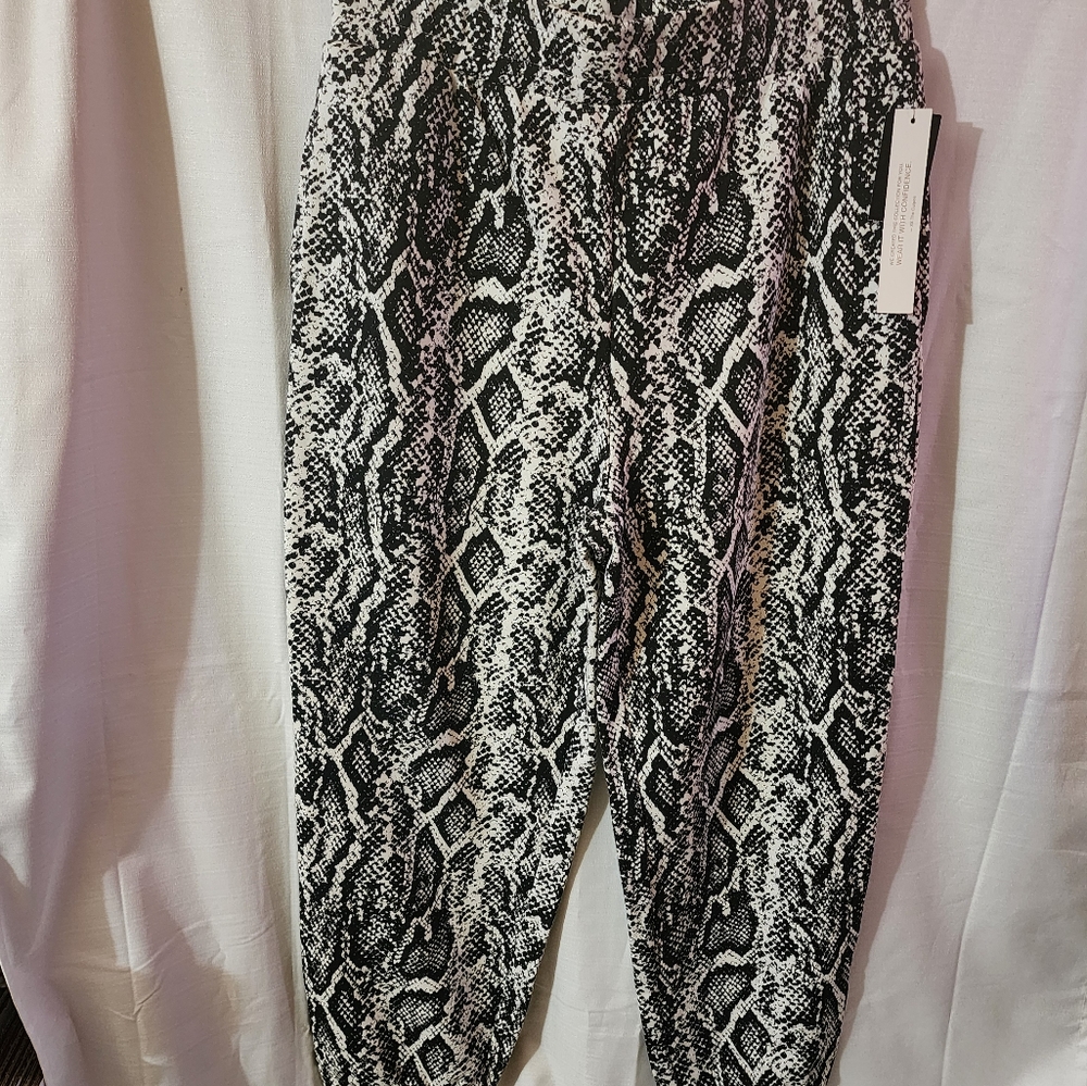 INC x CULPOS, large,b&w joggers